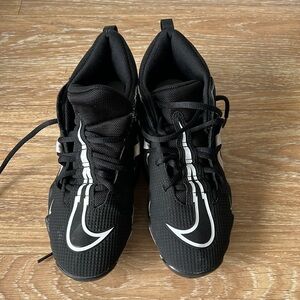 Nike Menace 3 Alpha Football Cleats - Youth size 6 wide - like new condition